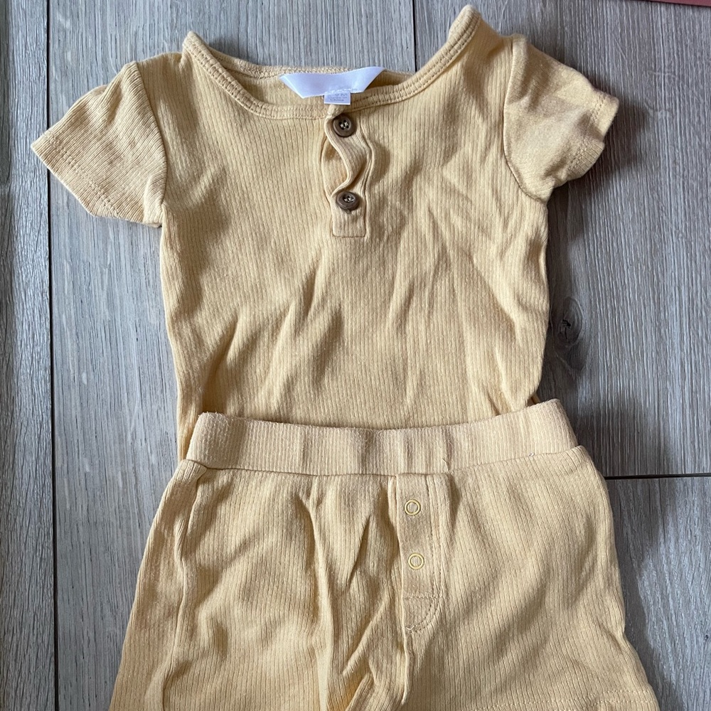 Neutral two-piece set